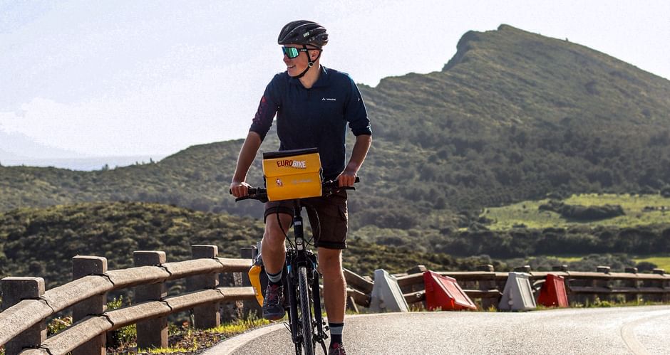 Travel blogger rides his bike in Portugal