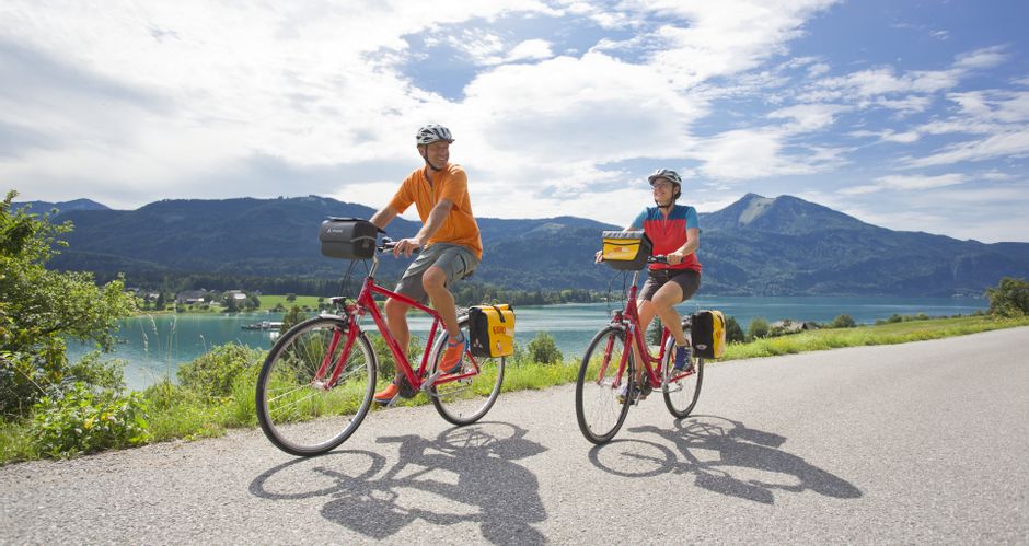 Cyclists at the Wolfgangsee