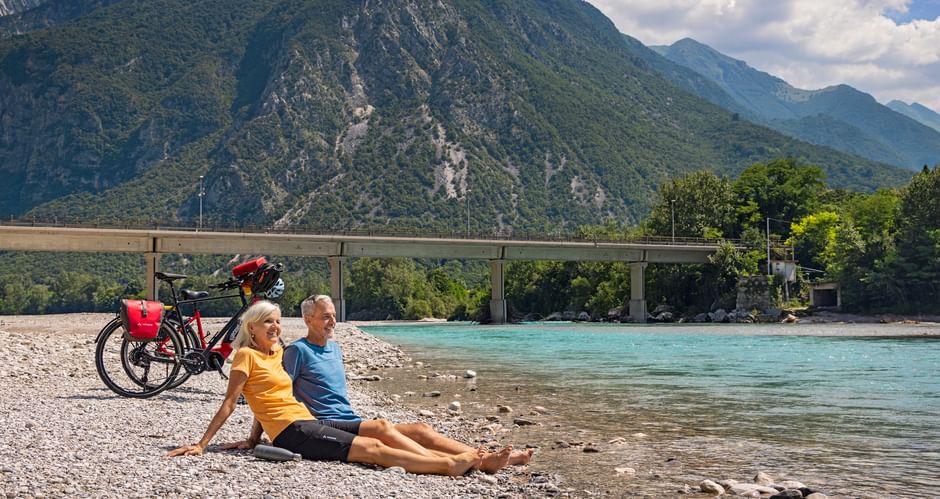 Radpause im Kanaltal am Fluss