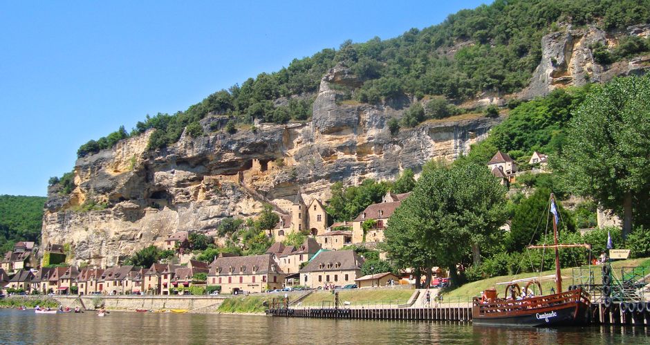 La Roque-Gageac on the banks of the Dordogne